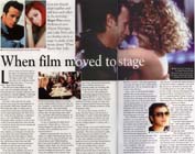 La double page de l'article sur la pice avec d'anciennes photos de Luke et Alyson et une photo du film original