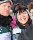 Alyson et Neils au micro de CBS pendant la fte du ski